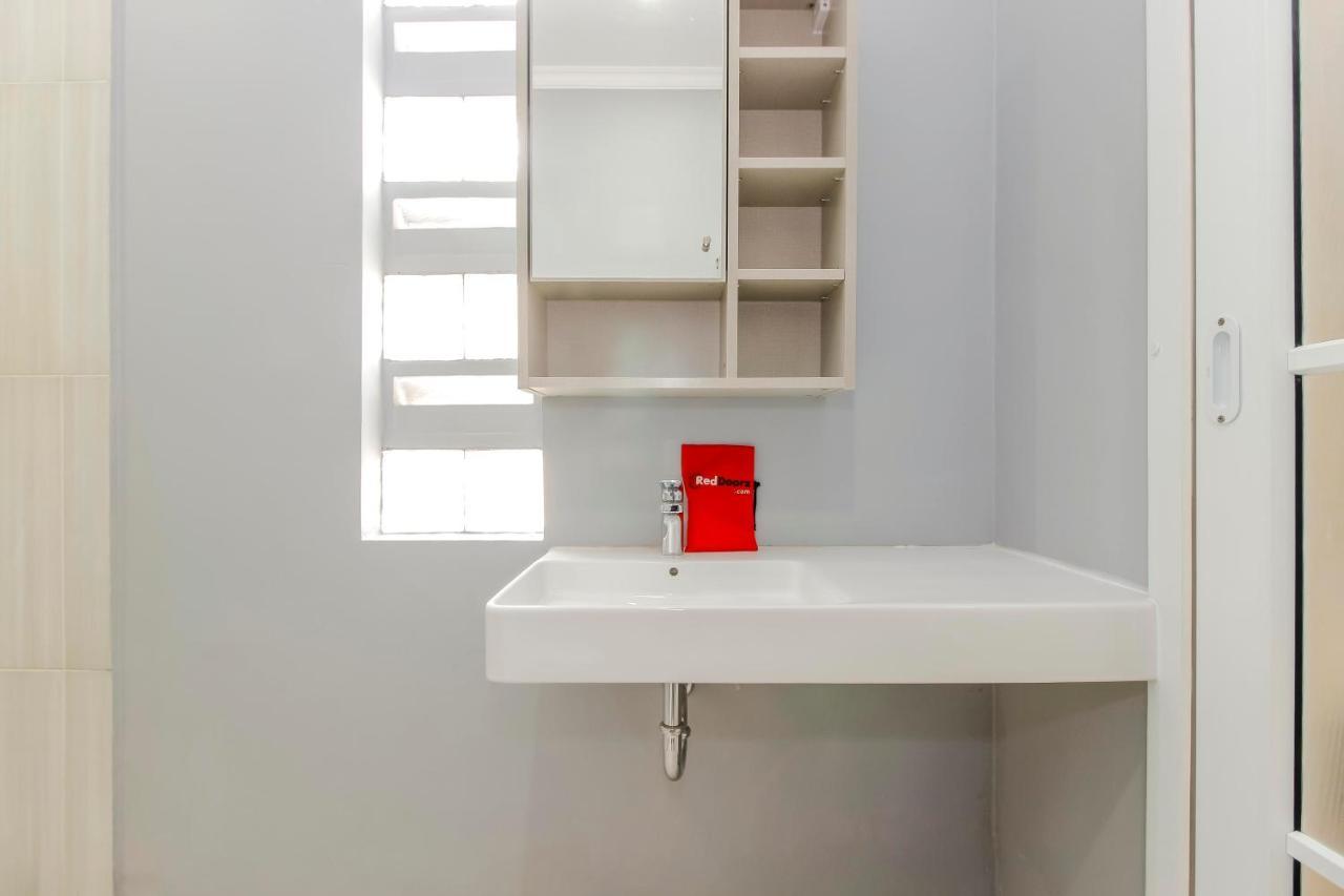 Reddoorz Plus @ Kwitang 2 Джакарта Экстерьер фото
